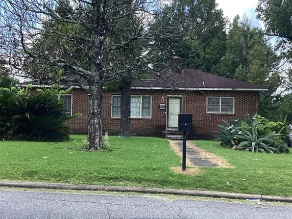 1402 Adrian Ln, Montgomery, AL 36111