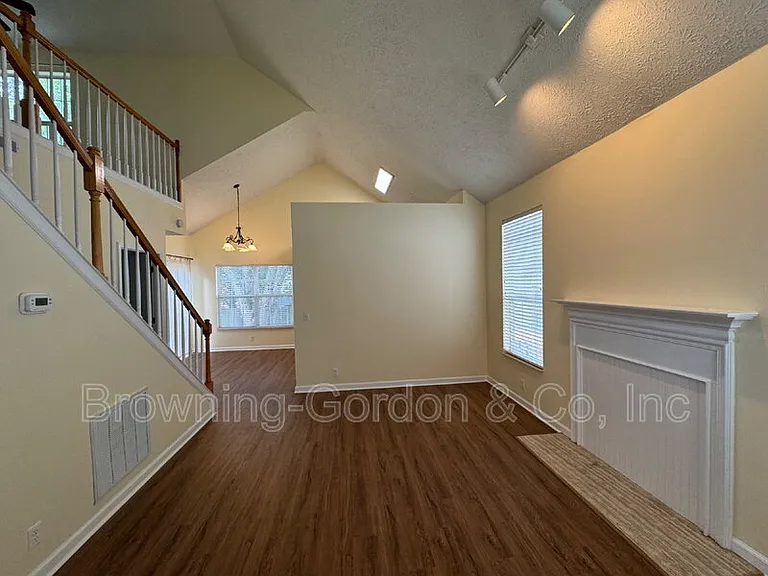 4256 Chesney Glen Dr — Photo 17
