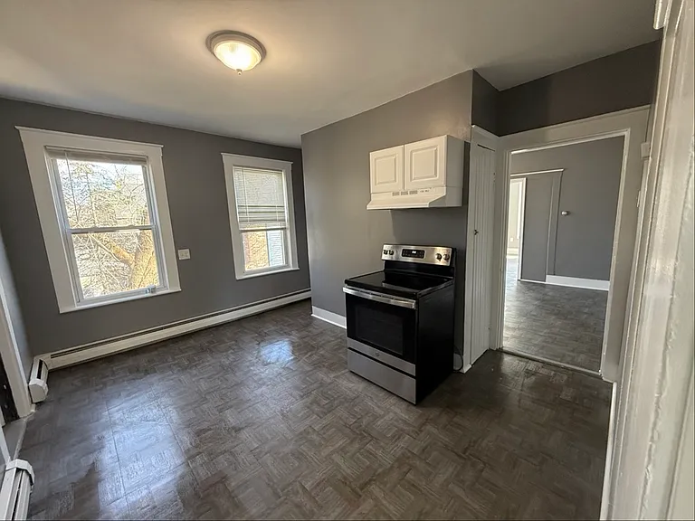 27 Carleton Ave #2 — Photo 12