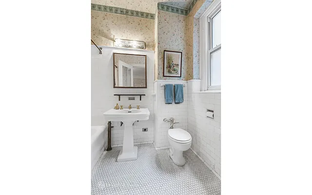 Sold by Douglas Elliman | media 28