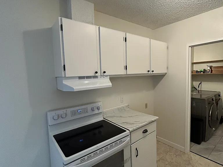423 Tait Ct — Photo 8