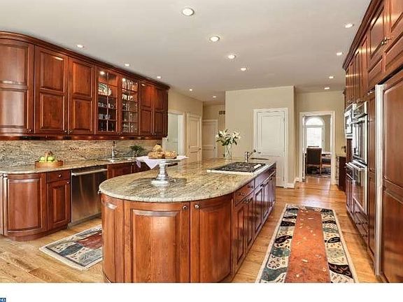 4th image of 205 W Lanark Dr