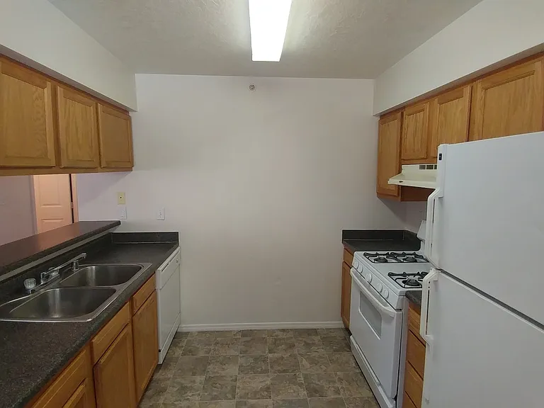 1017 Alvarado Dr SE — Photo 4