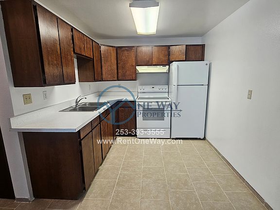 4th image of 18601 4th St E #1