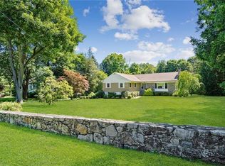 21 Colonial Rd, White Plains, NY 10605