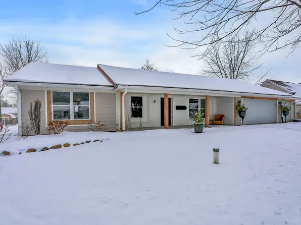 9785 Barth Dr, Zionsville, IN 46077