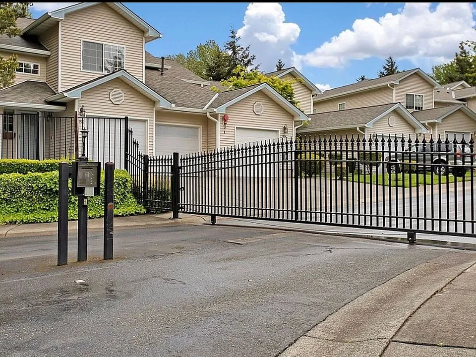 1911 S 368th Pl