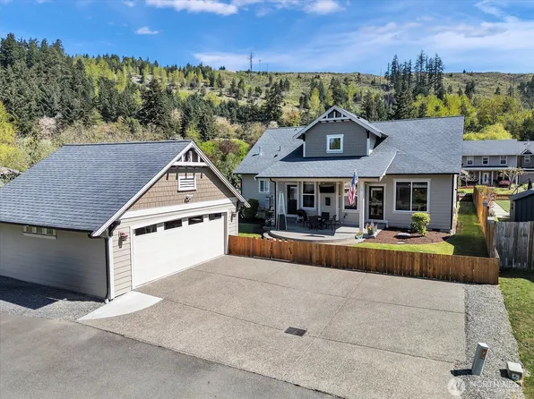 5912 164th Avenue Ct E, Sumner, WA 98004