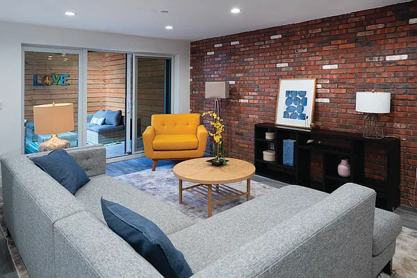 Sold by The InHouse Group | media 9