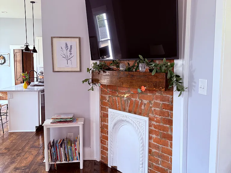 205 Poe St — Photo 19