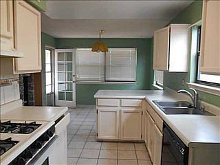 4th image of 1734 Mitchell Jones Dr