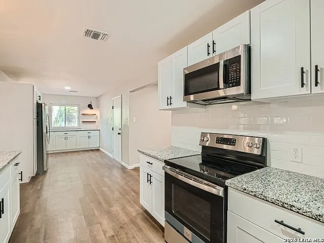 334 Shropshire Dr — Photo 3