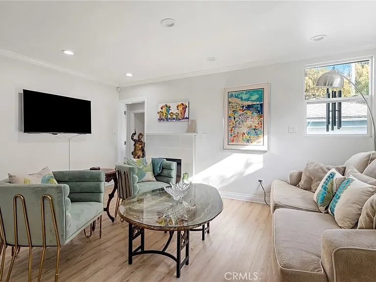 5231 Glasgow Way — Photo 5