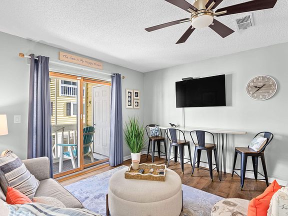 3rd image of 1425 N Waccamaw Dr. #125