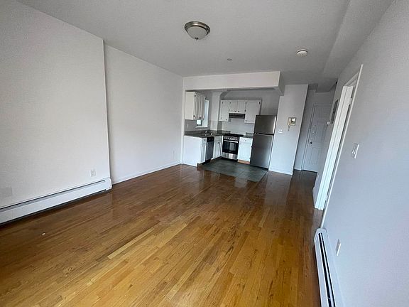 2nd image of 3414 34th St APT 3F