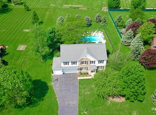 9305 Nicholas Ln, Spring Grove, IL 60081