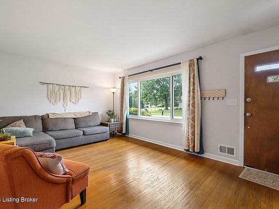 5th image of 2513 Harmony Rd