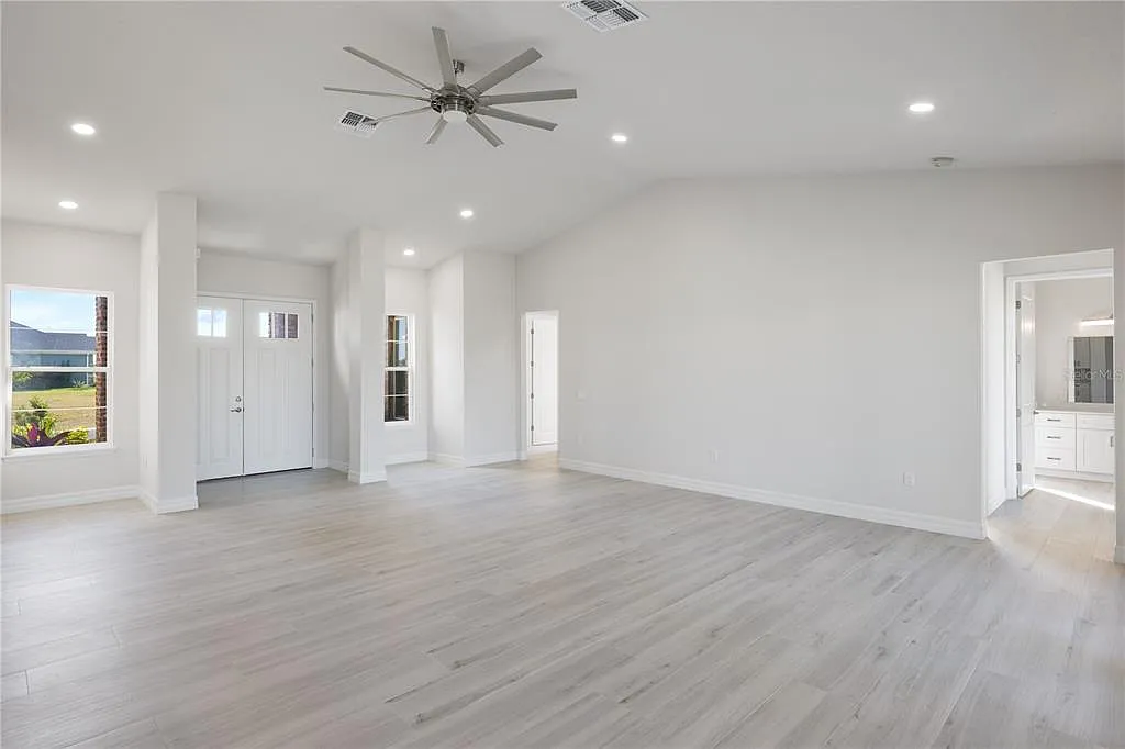 4 bed, 3.5 bath, 2656 sqft, $3,850 — Photo 4