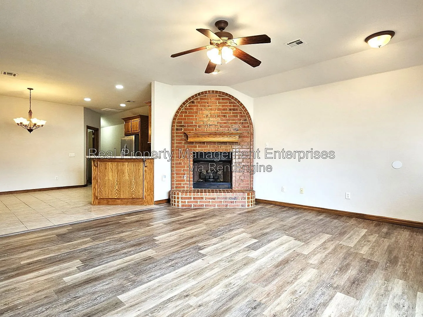 2 bed, 2.0 bath, 1278 sqft, $1,299 — Photo 2