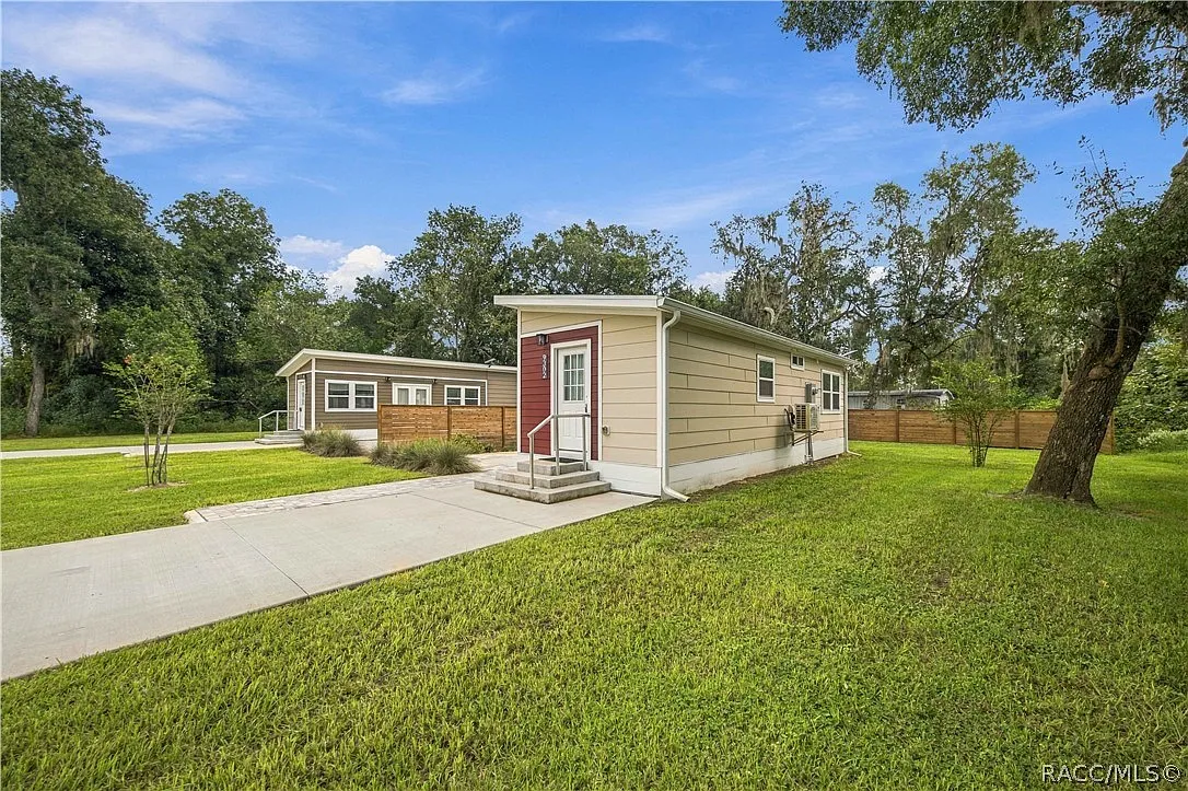 1 bed, 1.0 bath, 456 sqft, $1,350 — Photo 2