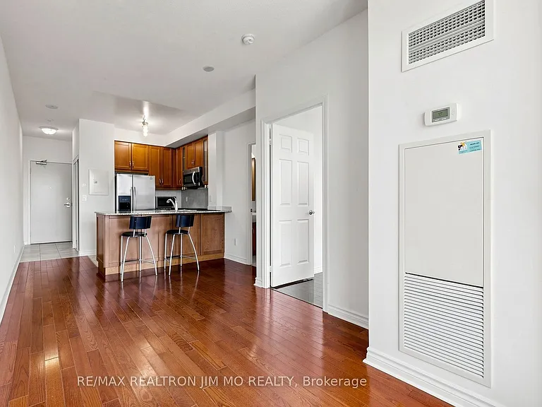 18 Holmes Ave #1606 — Photo 3