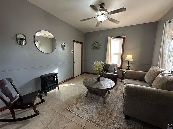 4th image of 1002 Sunnyslope St