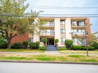 505 9th St #306, New Westminster, BC V3M 3W6