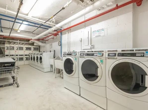 230 East 44th Street image 6 of 14