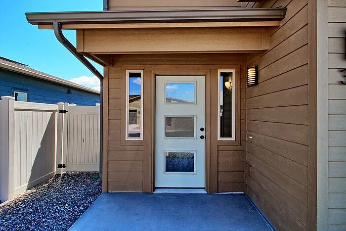 380 White River Dr — Photo 3