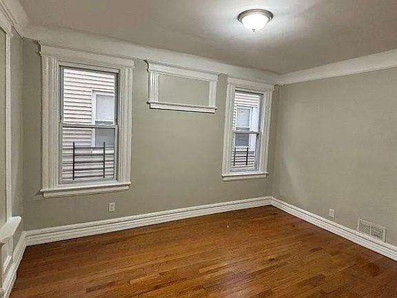 3rd image of 81 22nd St #1