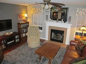 5th image of 2149 Greenview Dr