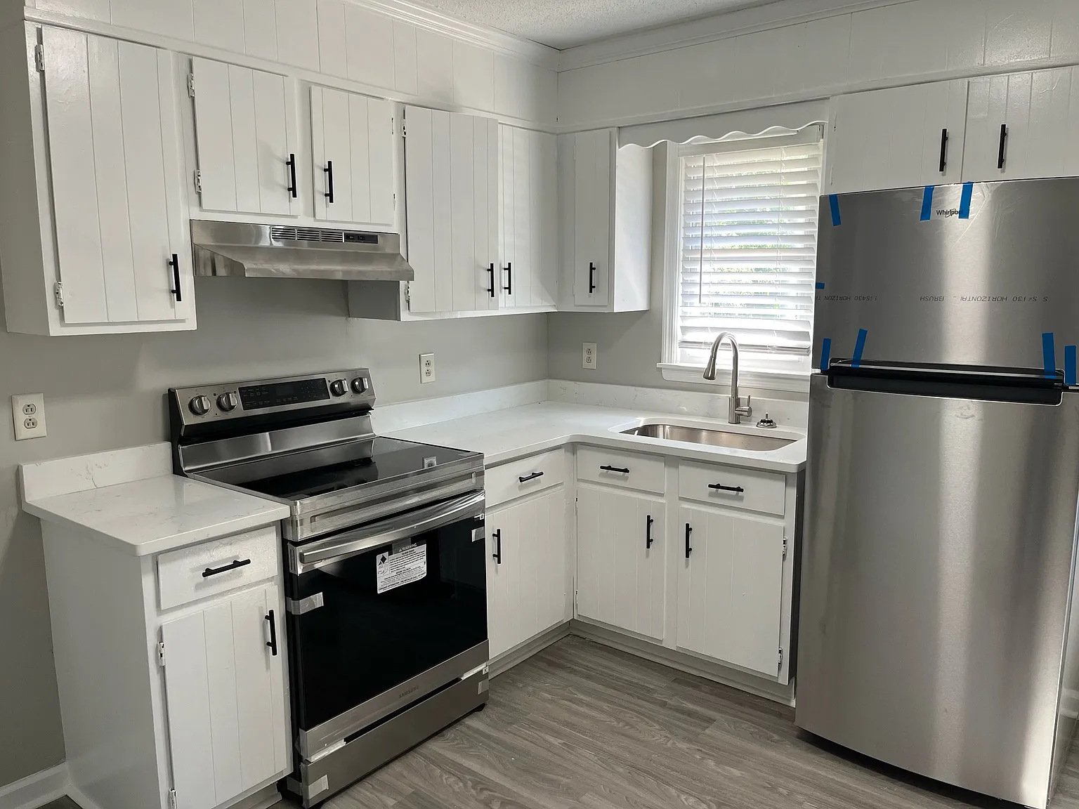 1401 Perkins Ln — Photo 4