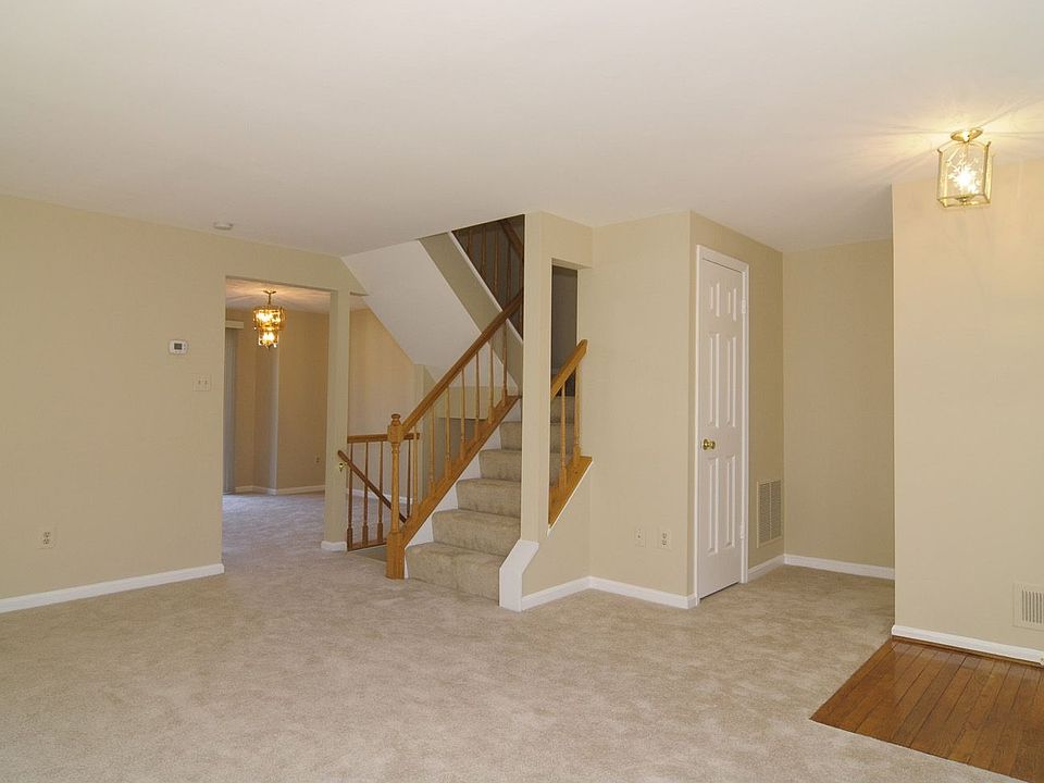 1st image of 9042 White Rose Ln