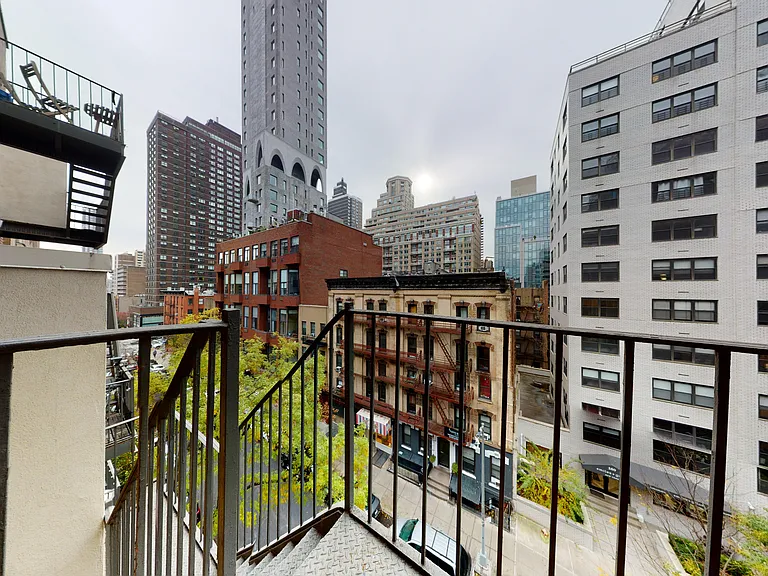 155 E 88th St #5F — Photo 2