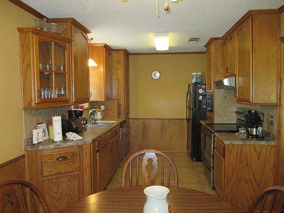 3rd image of 4807 Sanderson Ln