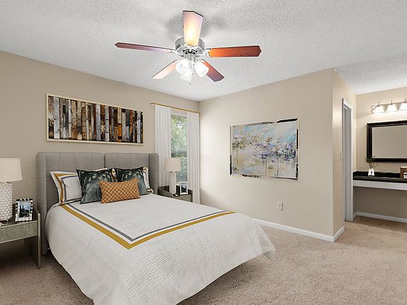 2nd image of 3451 Queens St #2B-2Ba-1000Sqft