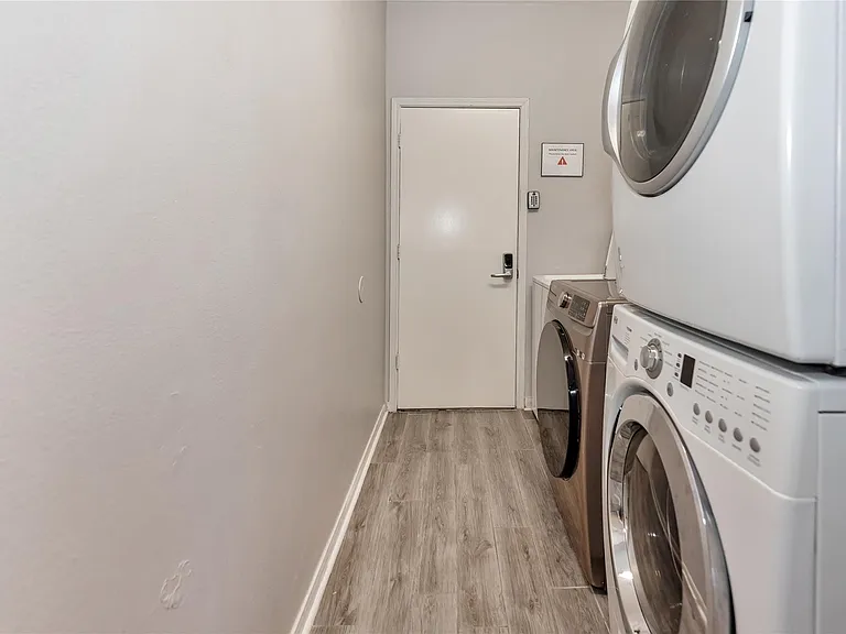 10815 Oak Bayou Ln — Photo 15