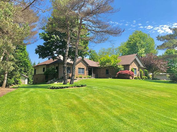 2nd image of 162 Howland Pines Dr