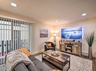 6549 24th Ave NW #4, Seattle, WA 98117