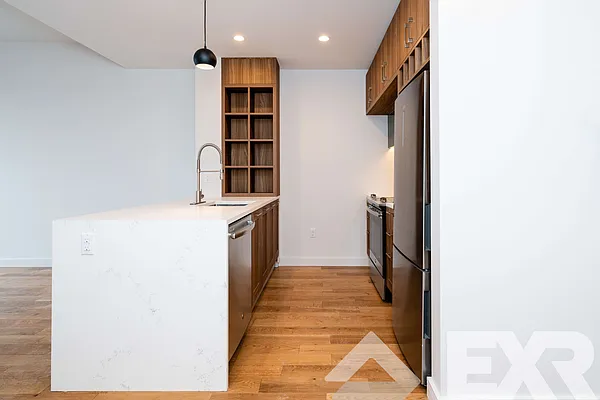 Rented by EXR | media 63