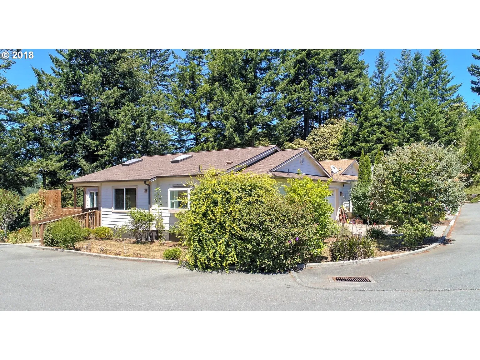 1490 Seacrest Ln photo 1