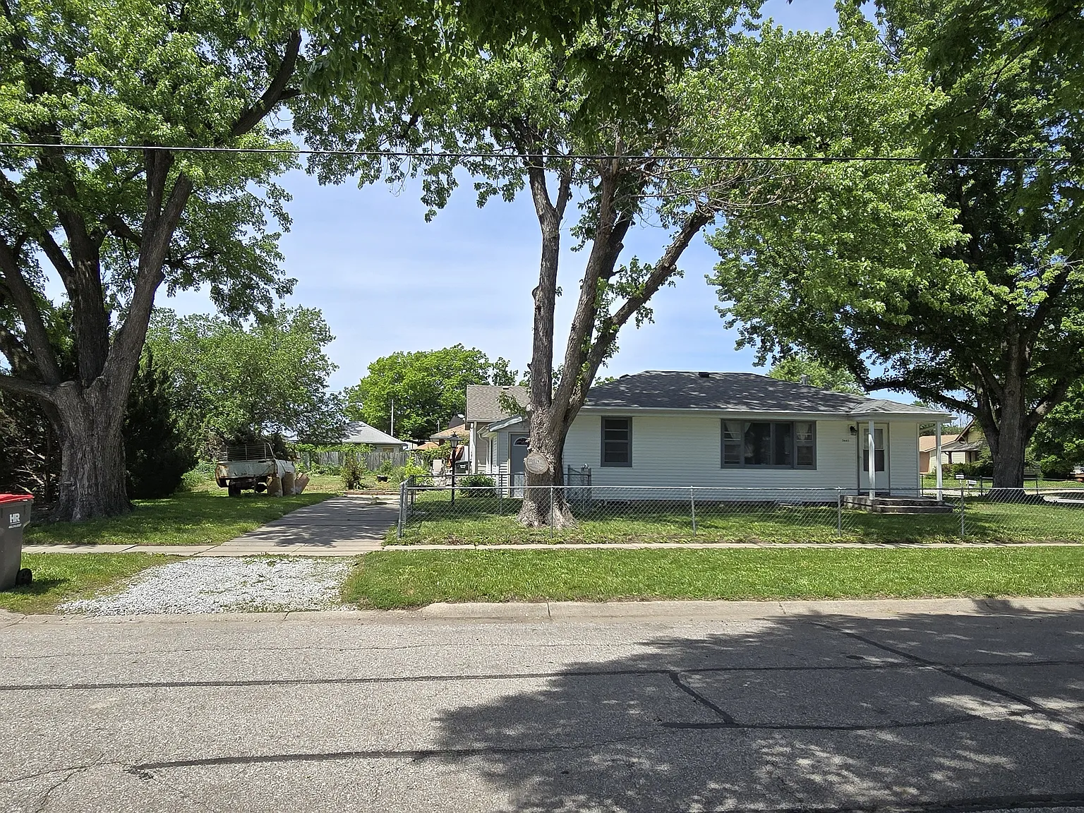 5645 Kearney Ave — Photo 2