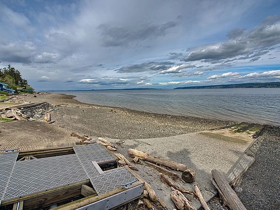 4th image of 744 Arbor Dr