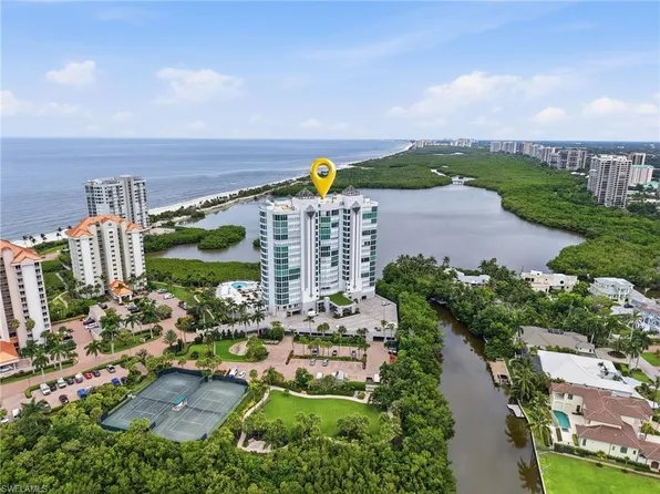 60 Seagate DR #806, NAPLES, FL 34103