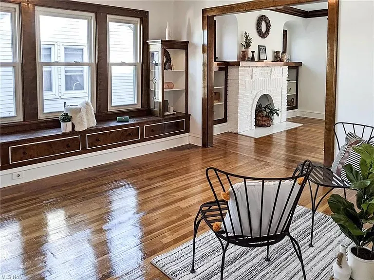2152 Chesterland Ave — Photo 10