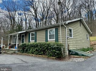 1484 Hawk Mountain Rd, Kempton, PA 19529