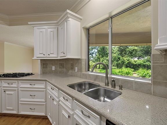 4th image of 23611 Indian Hills Cir