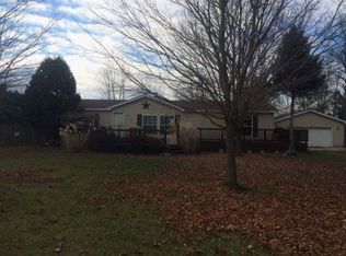 97 Pine Dr, Ithaca, MI 48847
