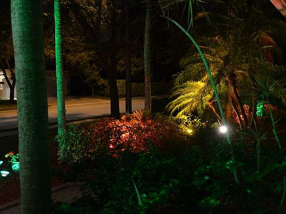 The Estate Homes of Pembroke Shores