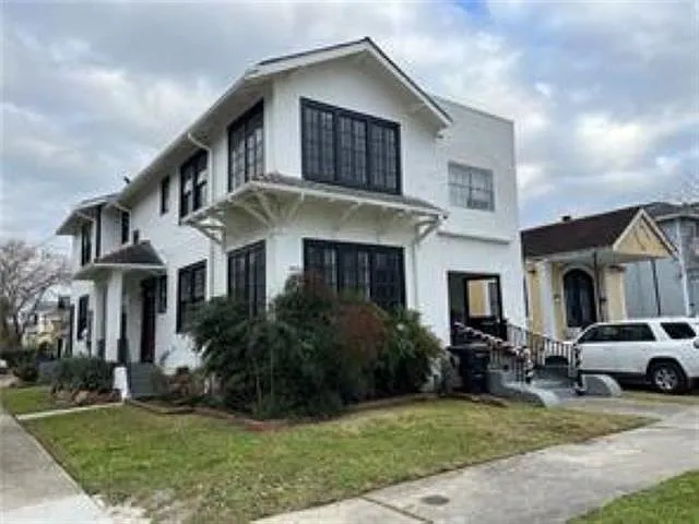 5653 Canal Blvd — Photo 2